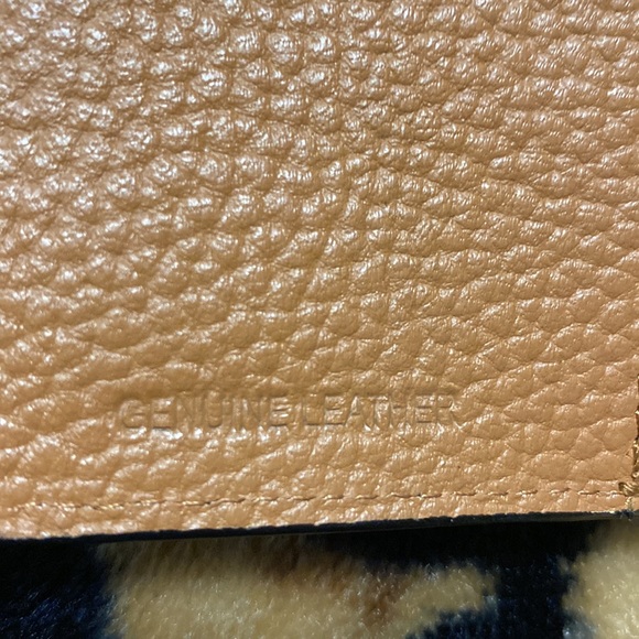 LODIS Pebbled Leather light tan, compact bifold wallet/ cardholder. - Picture 8 of 9